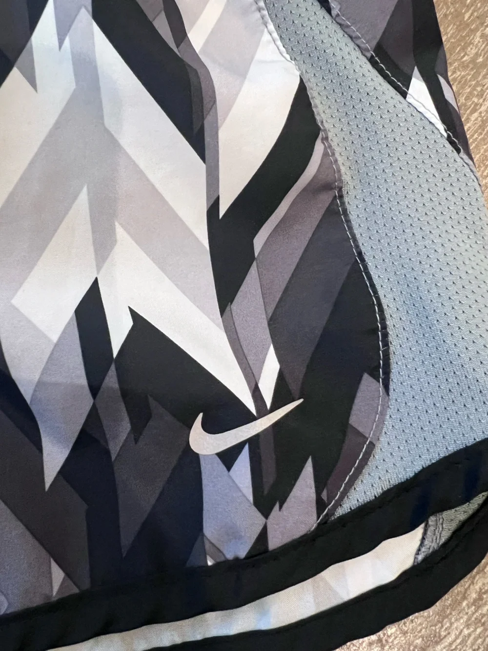 Nike girls Black, Gray & White Geometric Athletic Shorts